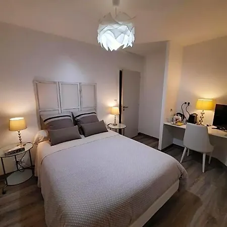 Agathe D'hotes Bed & Breakfast Guérande