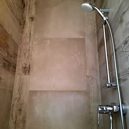 Agathe D'hotes Bed & Breakfast 4*
