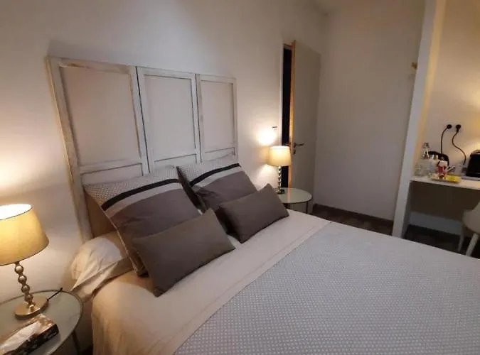 Agathe D'hotes Panzió 3*